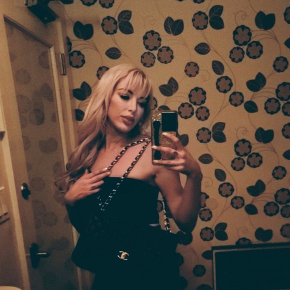 Meet your Posher, Shauvon - Picture 2 of 4